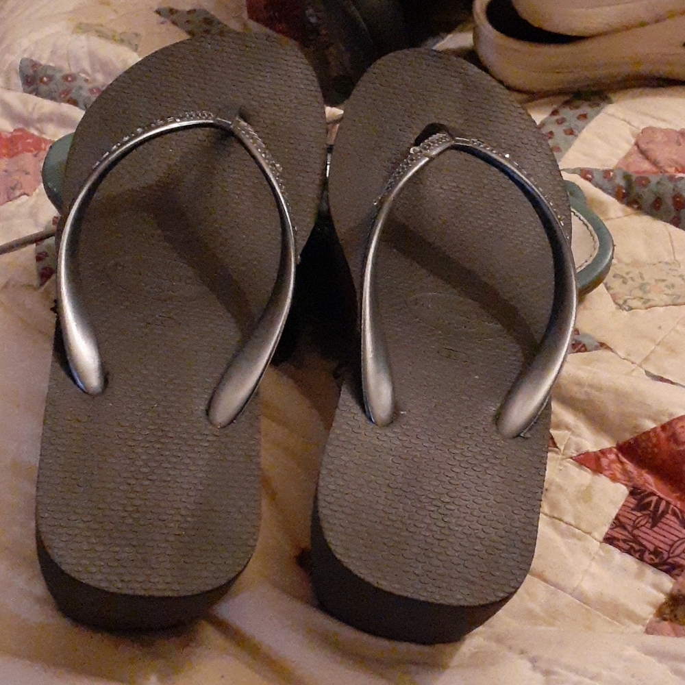 Woman"s Black Havatanas High Black Flip Flops